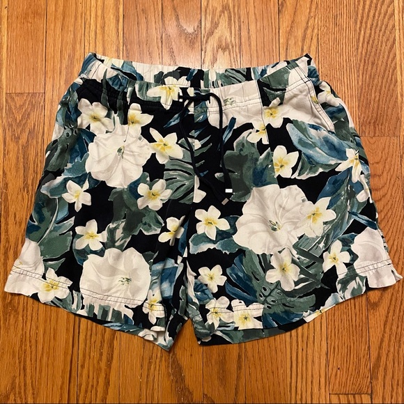 J. Jill Floral Shorts - Picture 1 of 6